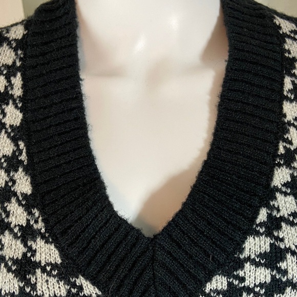 Wild Fable Black White V-Neck Sweater Vest houndstooth women’s medium top M - Picture 4 of 10